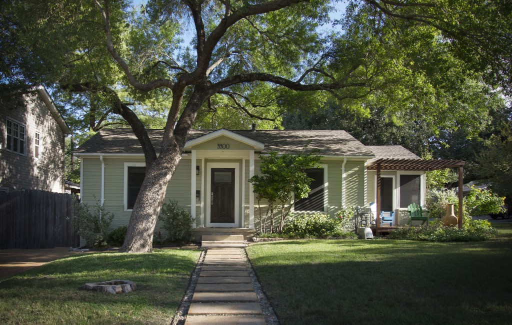 Cute bungalow in Tarrytown neighborhood. Central Austin area. Austin ISD.