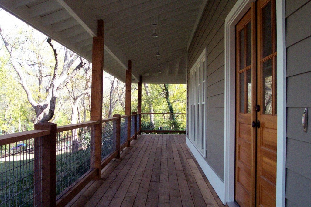 Front Porch with Roof Overhang and Hog Wire railing