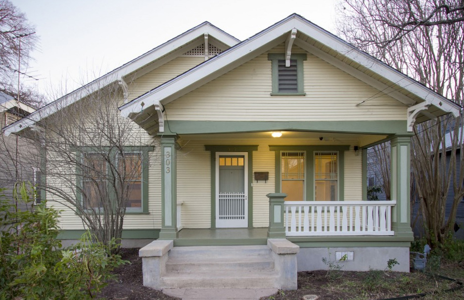 Front view of 1920 Craftsman style home on Home Inspector Austin Tx page.